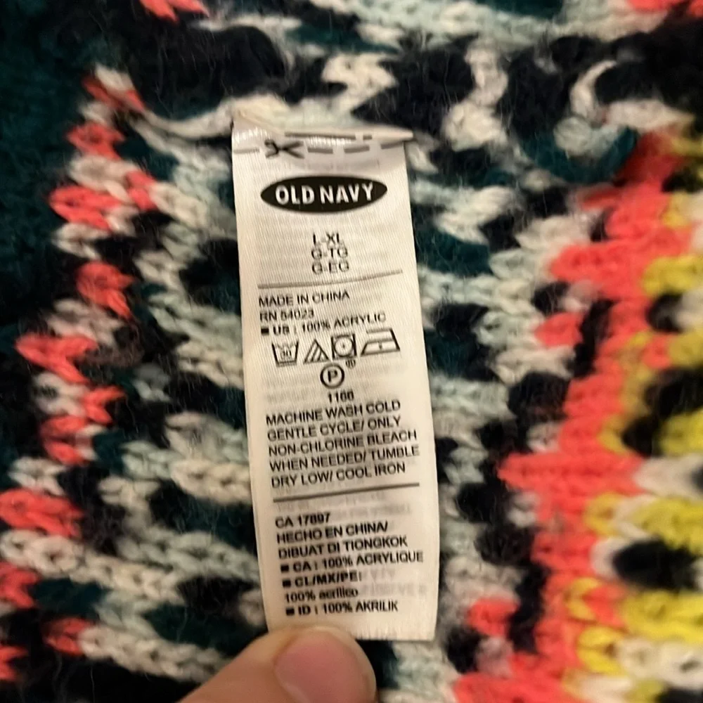Old Navy Kids Pom Pom Winter Hat L-XL